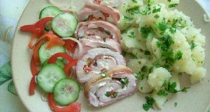 Bacon-be tekert fetás csirkemell