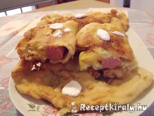 Káposztás lángos virslivel és sajttal töltve