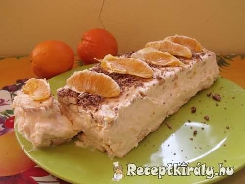 Narancsos tejfölös keksztorta