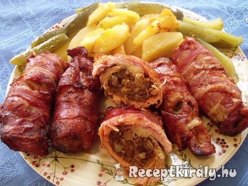 Szalonnába tekert töltött sertéscomb