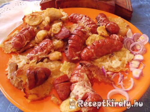 Sütőben sült tócsni debrecenivel, sajtos almával
