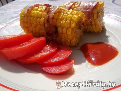 Baconba tekert kukorica grillezve
