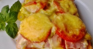 Baconos sonkás pizza tepsiben sütve