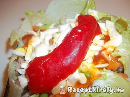 Chilis majonézes saláta sonkával tojással zöldségekkel