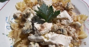 Farfalle túróval tejföllel és rokforttal