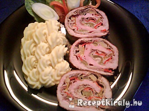 Göngyölt karaj gazdagon