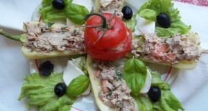 Kacsamájpástétommal töltött paprika és paradicsom mozzarellával