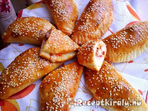 Kolbászos macisajtos batyuk