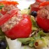 Libamájjal tojással töltött paradicsom mediterrán salátával hidegen