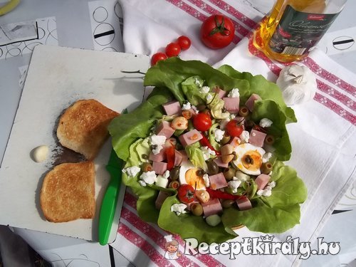 Mediterrán saláta juhtúróval mozzarellával pizzasonkával tojással 1