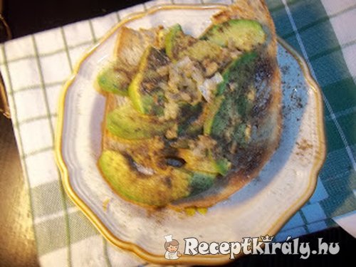 Pirítós avokádóval
