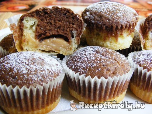Pudinggal töltött fekete-fehér muffin 3
