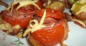 Pulykamáj pástétommal töltött baconbatekert paradicsom