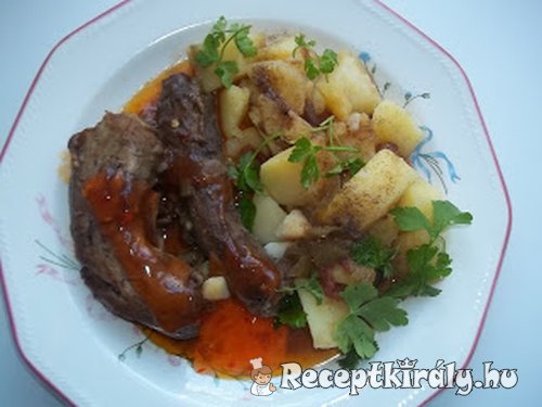 Pulykanyak pörkölt petrezselymes krumplival