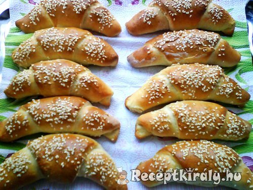 Sonkás krémsajtos kiflik