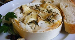 Sült camembert