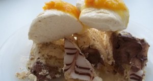 Torta vanília fagylalttal narancs jammel brandyvel