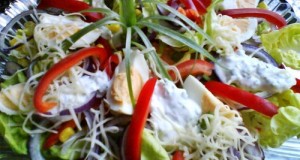 Vegyes saláta snidlinges joghurttal