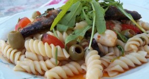 Vörösboros fusilli ruccolával paradicsomszószos szardíniával