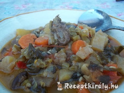 Zöldséges egytál (leves) kacsaszívvel