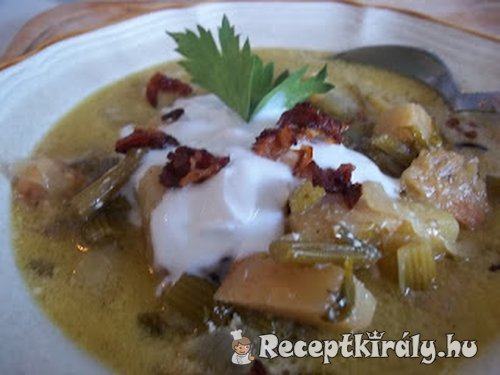 Fehérboros tejfölös zellerleves baconnel