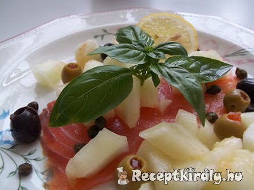 Füstölt lazac carpaccio mézdinnyével