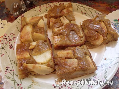 Mézes körtés pite karamell öntettel