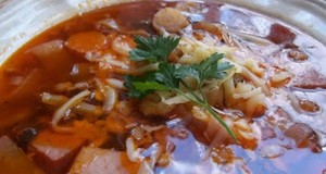 Nyári zöldségleves pizzasonkával