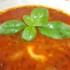 Paradicsomleves tortellinivel bazsalikommal vörösborral