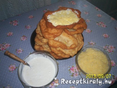 Tökös krumplis lángos