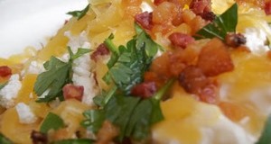 Túrós tejfölös sajtos tészta sült baconnel