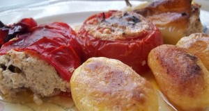 Túróval töltött paprika és paradicsom sütve