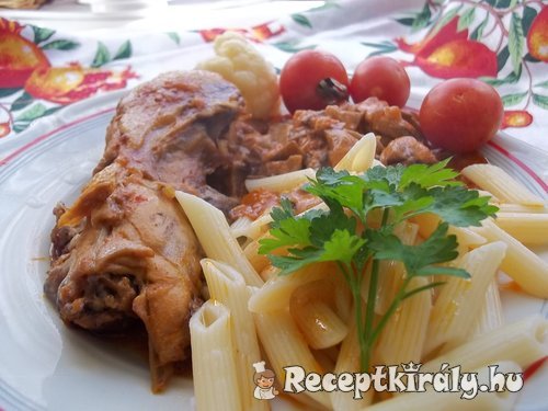 Csirkefarhát és gombapörkölt pennével 1