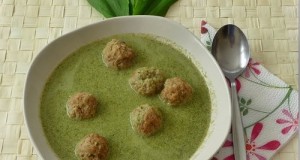 Medvehagymaleves húsgombóccal