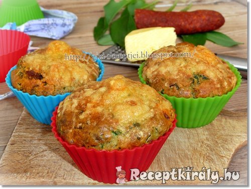 Medvehagymás kolbászos muffin