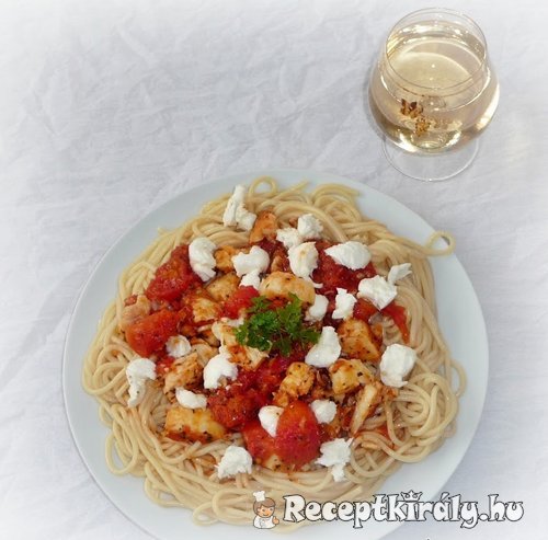Paradicsomos füstölt hekk spagettivel