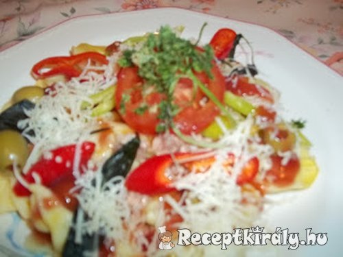 Sajtos tortellini tonhallal