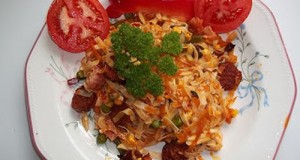 Baconös kolbászos tészta sütve
