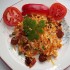 Baconös kolbászos tészta sütve