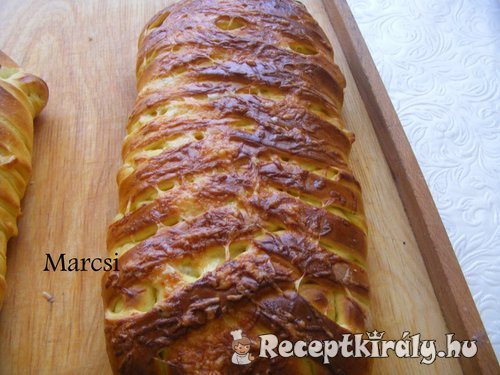 Hússal töltött kelt tészta 2