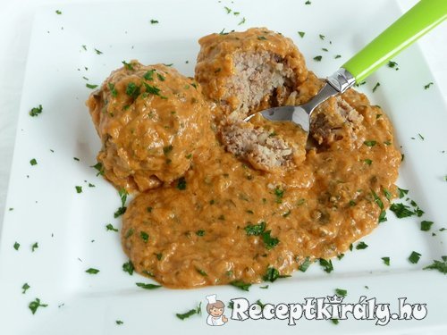 Karalábéfőzelék húsgombóccal