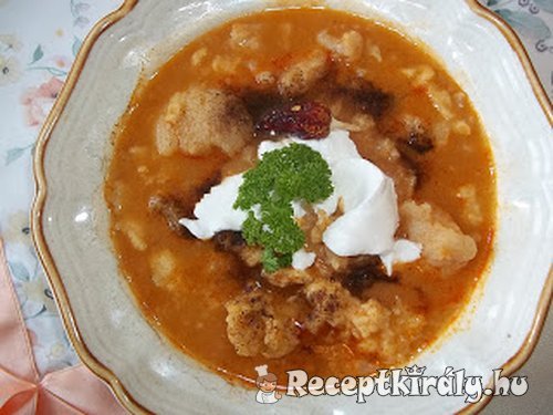Karfiolleves csipetkével 2