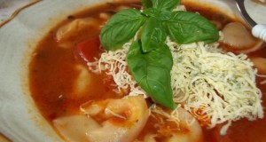 Peperonata levesesen gombás tortellinivel
