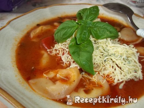 Peperonata levesesen gombás tortellinivel 1