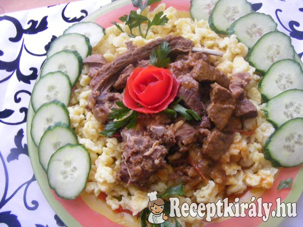 Birkapörkölt nokedlivel