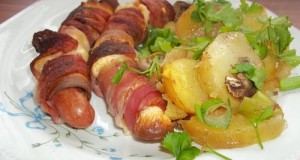 Baconbe és füstölt sajtba tekert virsli