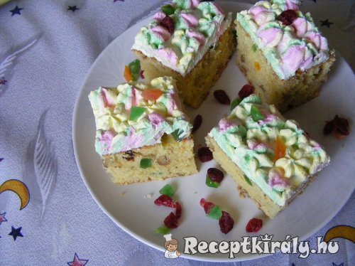 Diós gyümölcsös sütemény