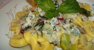 Fehérboros kéksajtos gombás tortellini