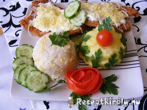 Sajtos tejfölös rántott szelet