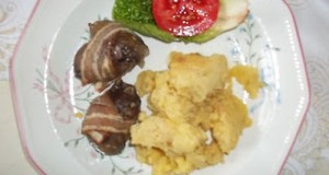 Baconba tekert sült csirkemáj krumplipürével